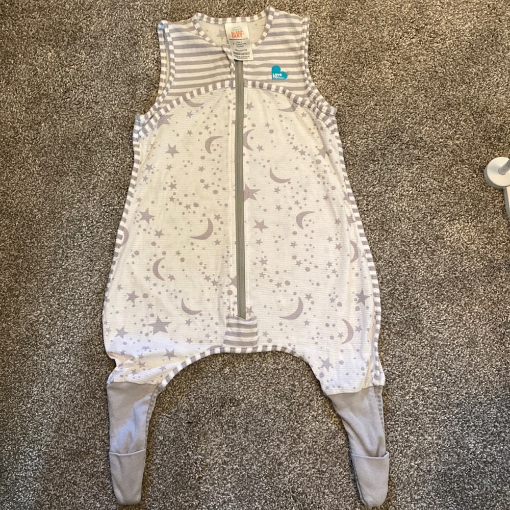 Love to Dream Sleep Suit Size 0 6-12 months 0.2 TOG Stars Moon White Gray Baby